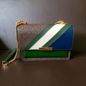 Michael Kors JADE SIGNATURE GUSSET SHOULDER BAG